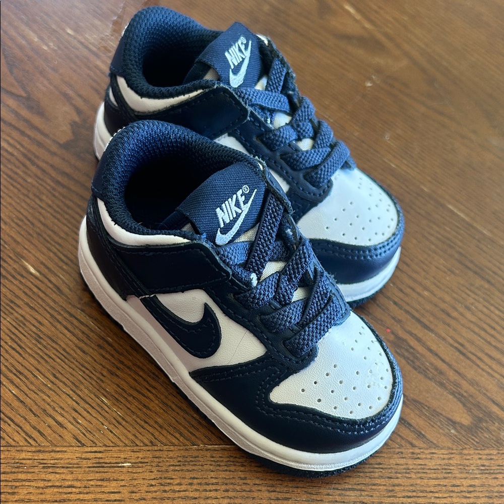 Nike Kids Navy and White Low-Top Sneakers